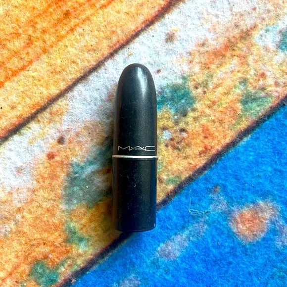 ❌SOLD❌MAC Cosmetics Lipstick Mini (Diva) Full Size Product/100% Genuine - Picture 2 of 3